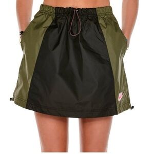 Icon Clash Nike Nylon Black Green Drawstring Cargo Skirt - size S